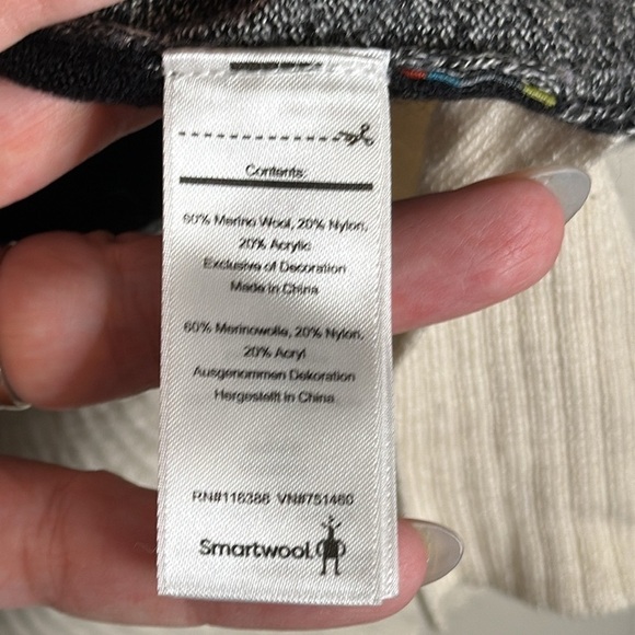 Smartwool V Neck Wool Sweater Size Large Flawed - Picture 4 of 5